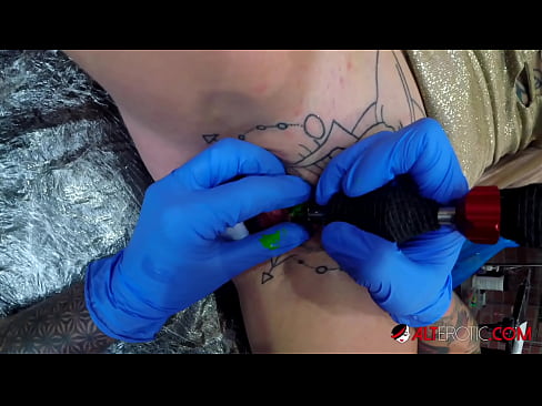 ❤️ Extremamente tatuada, a brasa Sully Savage fez uma tatuagem em seu clítoris ️❌ Porno fodido em pt-br.higlass.ru ❌️
